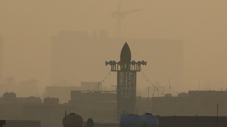 İran'da hava kirliliği ve grip salgını nedeniyle 18 eyalette eğitim uzaktan yapılıyor