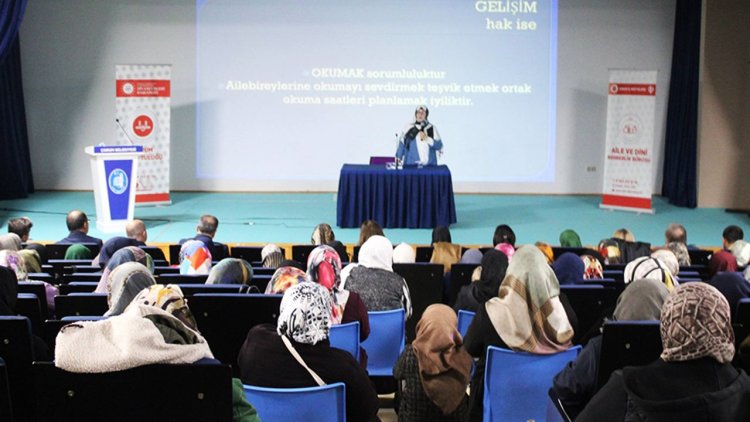 Çorum’da "Ailede Merhamet" konferansı düzenlendi