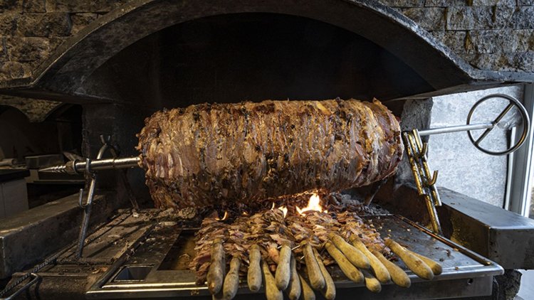 Erzurum'un tescilli cağ kebabı "Dünyanın En İyi 100 Yemeği" listesinde dokuzuncu oldu
