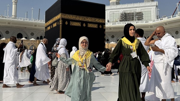 Nadir görülen gen hastası Esma, Kabe hayaline kavuştu