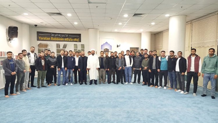 Bağlar'da gençler mescitte buluştu