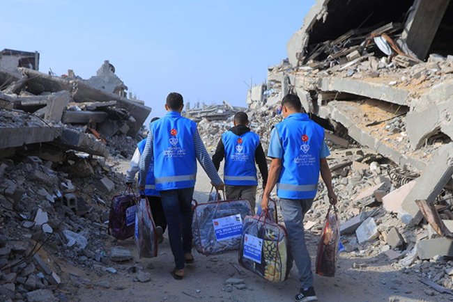 TDV, Gazze'de 5 bin ihtiyaç sahibine kışlık battaniye dağıttı