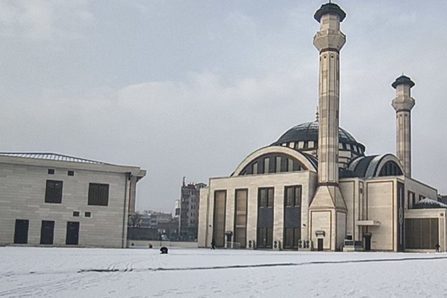 Kars'ta kar yağışı etkili oldu