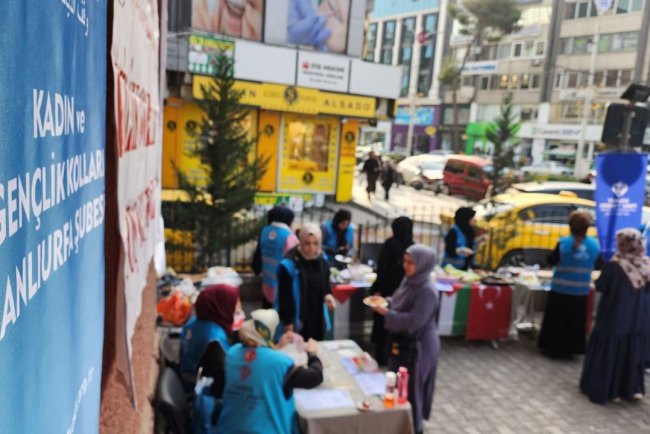 Gazze yararına hayır çarşısı kuruldu