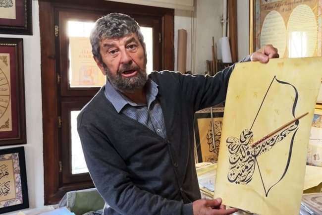 Emekli imam öğrendiği hat sanatında yeni ustalar yetiştiriyor
