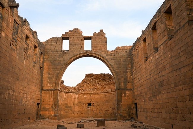 Busra Antik Kenti, İslam dönemlerine ait izler taşıyor