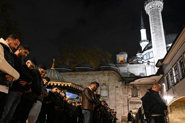 Eyüpsultan Camii'nde Gazze için dua programı düzenlendi