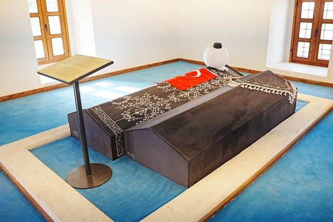 Gazi Süleyman Paşa Türbesi yeniden ziyarete açıldı