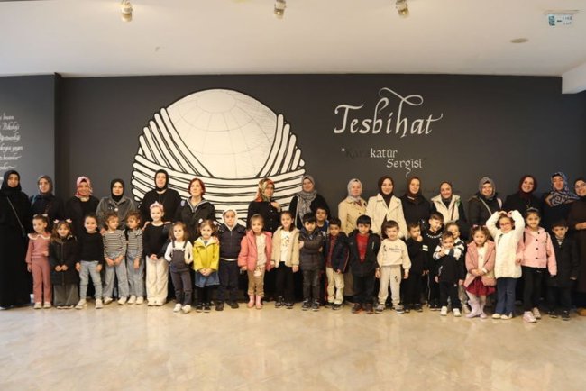 Esenlerli öğrenciler "Tesbihat" sergisini gezdi