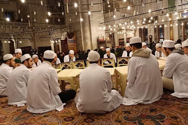 Bağcılarlı gençler Fatih Camii'nde buluştu