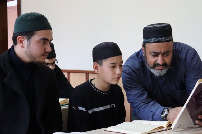 Özbek ve Alman gençlerin Kur'an yolculuğu