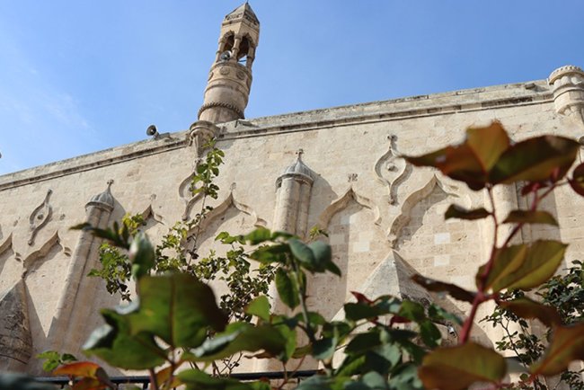 Tarihin izleri Şanlıurfa'daki "Fırfırlı Camii"nde birleşiyor