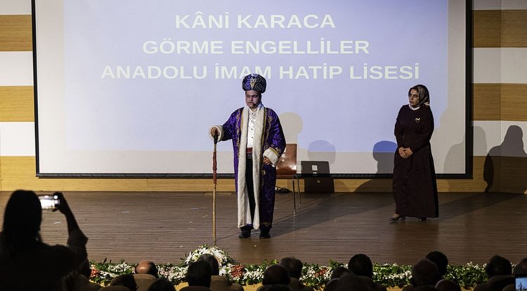 Görme engelli hafızlık öğrencileri meddahlık yapıyor