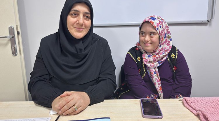 Hayatını down sendromlu kızına adayan anne, 45 yaşında hafız oldu