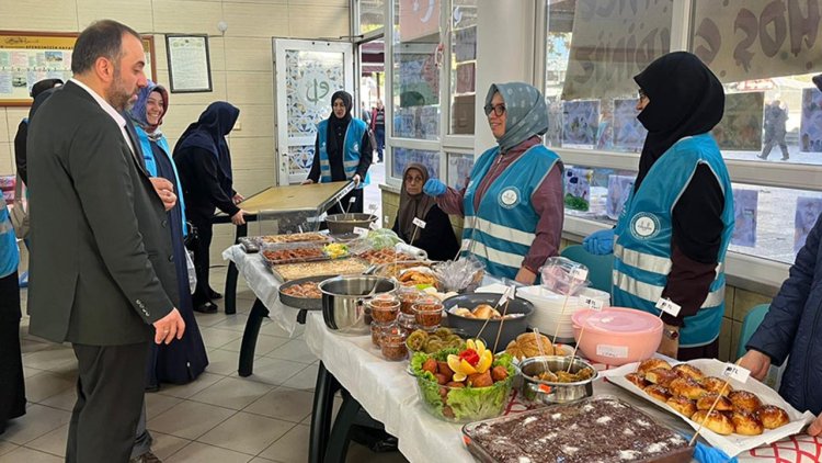 Rize'de açılan hayır çarşısı'na büyük ilgi