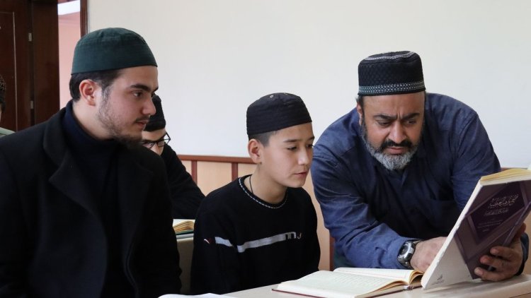 Özbek ve Alman gençlerin Kur'an yolculuğu